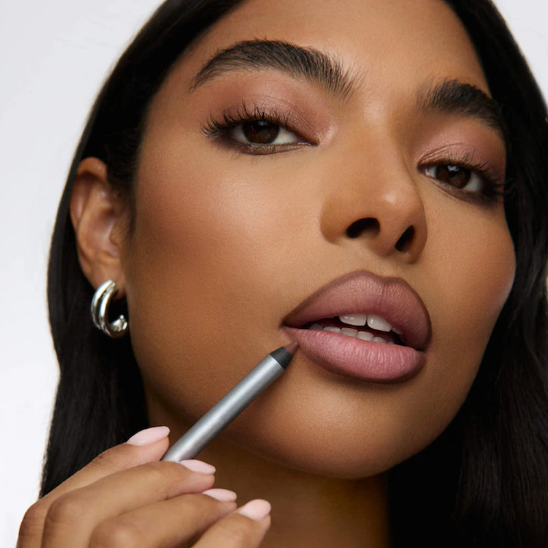 Lip liner application